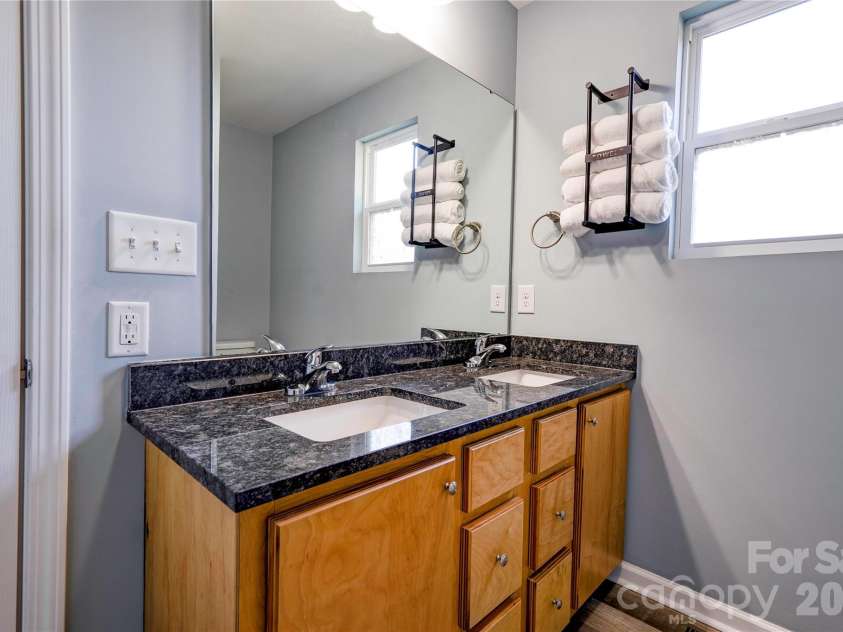 1414 Southridge Street, Shelby, NC 28152.  MLS# CAR4430658, YatesRealty ID 54578. Primary Bathroom