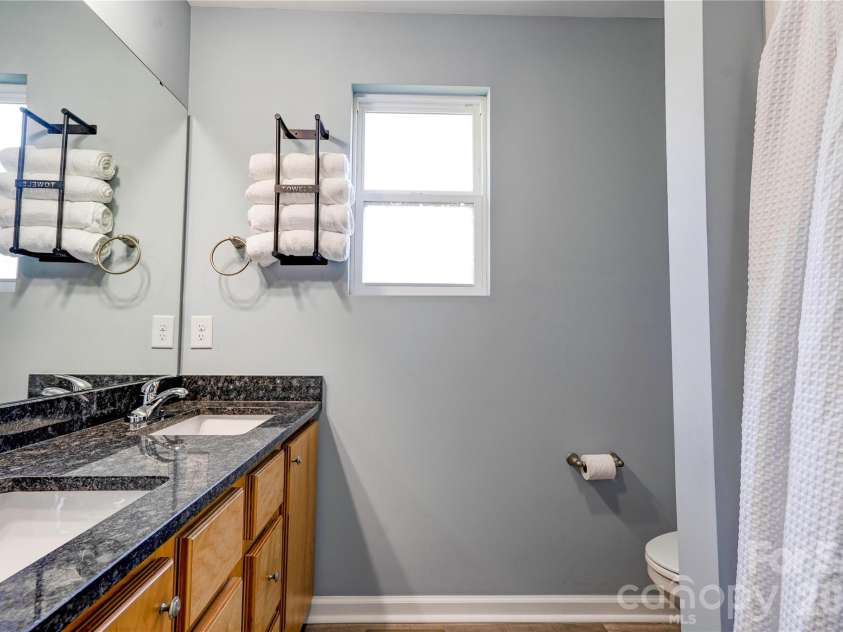 1414 Southridge Street, Shelby, NC 28152.  MLS# CAR4430658, YatesRealty ID 54578. Primary Bathroom