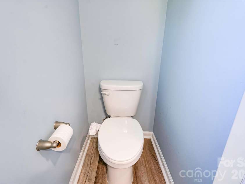1414 Southridge Street, Shelby, NC 28152.  MLS# CAR4430658, YatesRealty ID 54578. Primary Bathroom