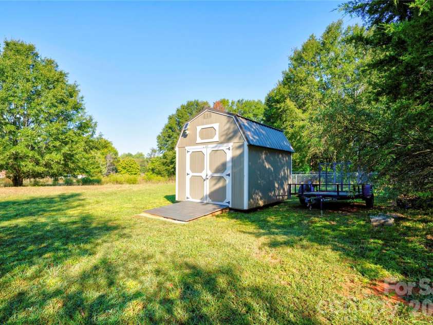 1414 Southridge Street, Shelby, NC 28152.  MLS# CAR4430658, YatesRealty ID 54578. Storage Building