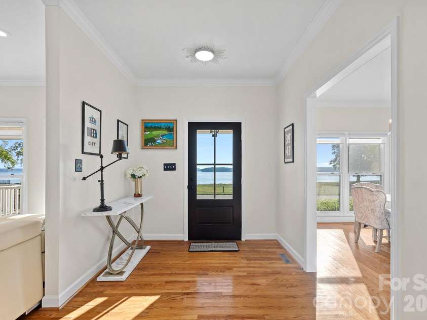 8049 Ravenwood Lane, Stanley, NC 28164.  MLS# CAR4426461, YatesRealty ID 54579. Front entry way