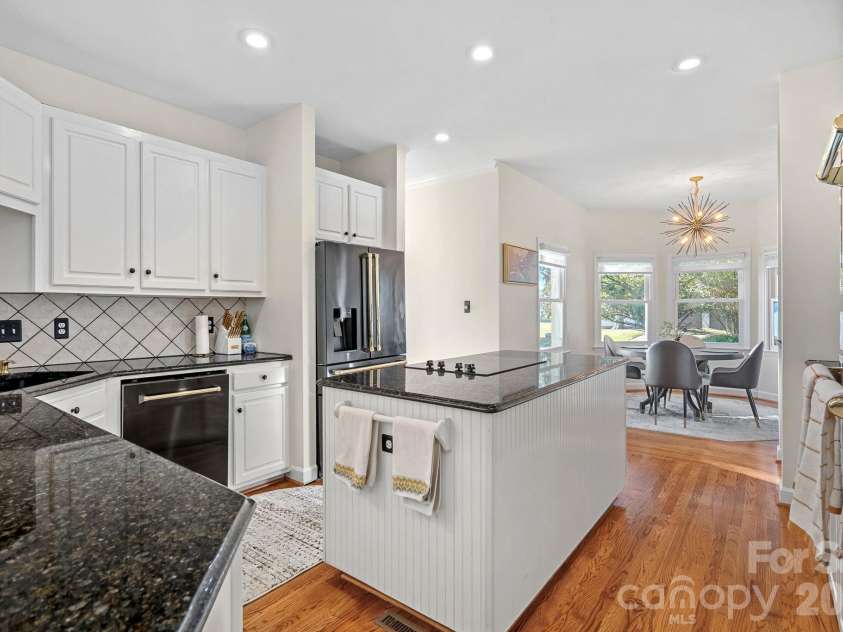 8049 Ravenwood Lane, Stanley, NC 28164.  MLS# CAR4426461, YatesRealty ID 54579. Kitchen and breakfast room