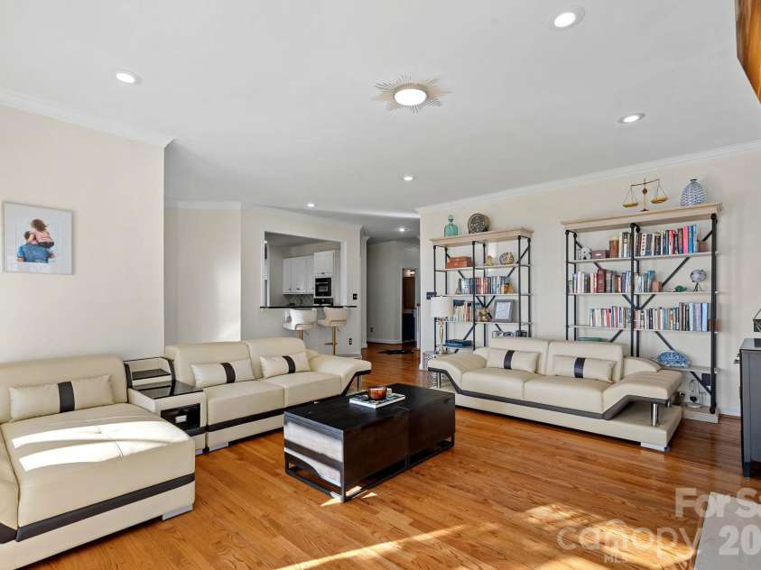 8049 Ravenwood Lane, Stanley, NC 28164.  MLS# CAR4426461, YatesRealty ID 54579. Living room