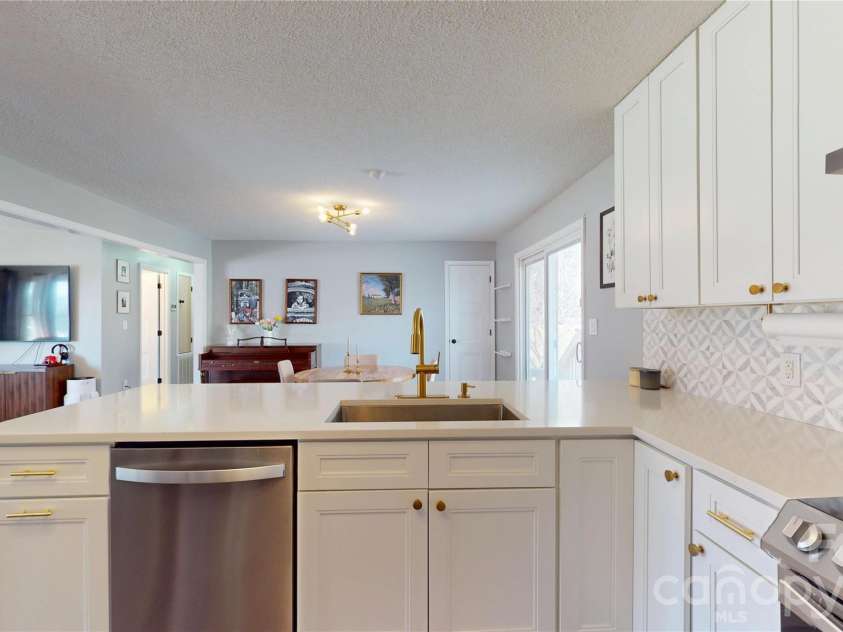 2992 Greenleaf Road, Clover, SC 29710.  MLS# CAR4358805, YatesRealty ID 5458. 