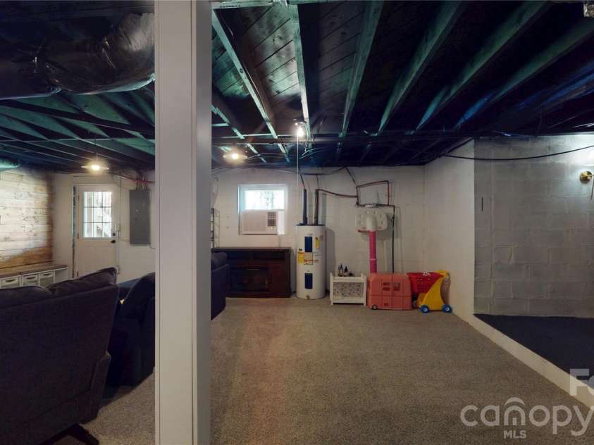 2992 Greenleaf Road, Clover, SC 29710.  MLS# CAR4358805, YatesRealty ID 5458. 
