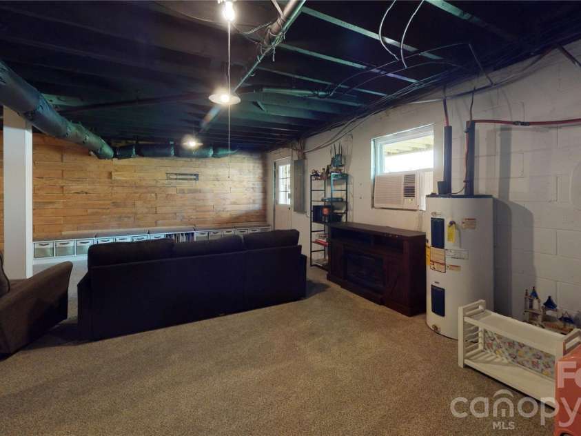 2992 Greenleaf Road, Clover, SC 29710.  MLS# CAR4358805, YatesRealty ID 5458. 