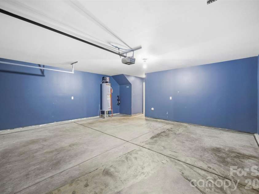 1432 Winding Stream Road, Charlotte, NC 28206.  MLS# CAR4428731, YatesRealty ID 54580. 2 car Garage & Tesla EV Charger