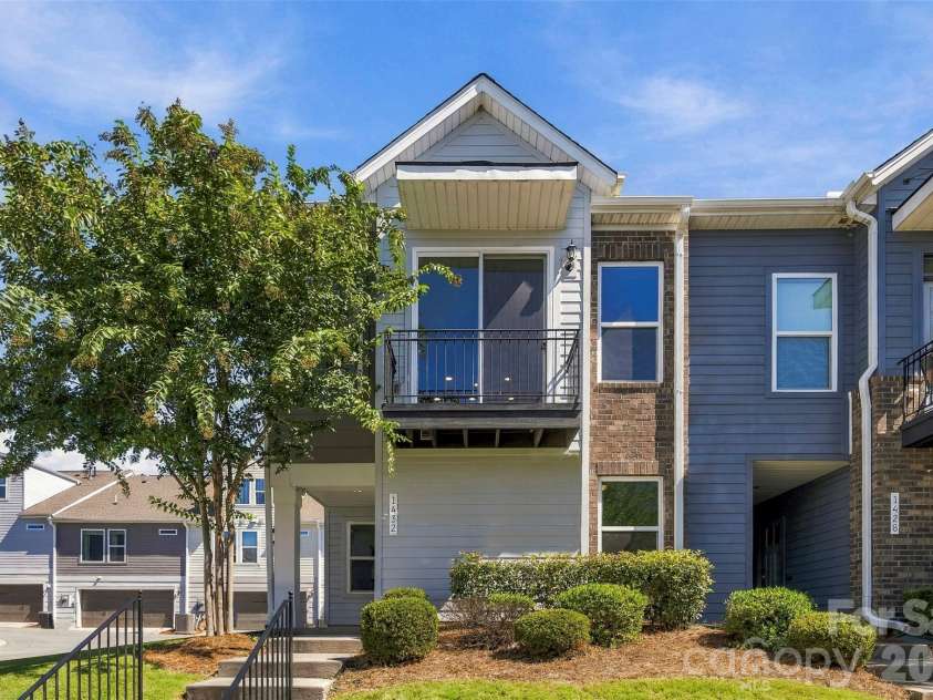 1432 Winding Stream Road, Charlotte, NC 28206.  MLS# CAR4428731, YatesRealty ID 54580. 