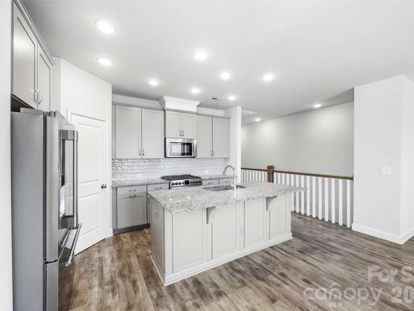 1432 Winding Stream Road, Charlotte, NC 28206.  MLS# CAR4428731, YatesRealty ID 54580. 