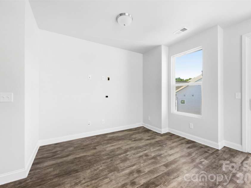 1432 Winding Stream Road, Charlotte, NC 28206.  MLS# CAR4428731, YatesRealty ID 54580. 