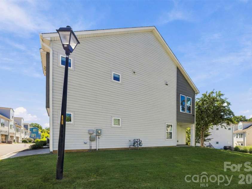 1432 Winding Stream Road, Charlotte, NC 28206.  MLS# CAR4428731, YatesRealty ID 54580. 