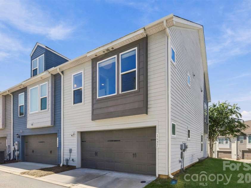 1432 Winding Stream Road, Charlotte, NC 28206.  MLS# CAR4428731, YatesRealty ID 54580. 