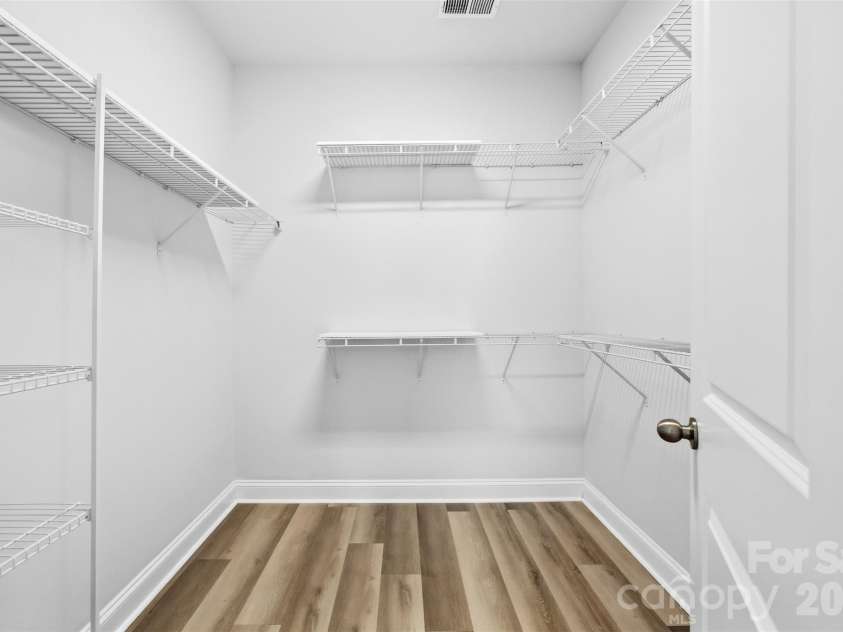 1432 Winding Stream Road, Charlotte, NC 28206.  MLS# CAR4428731, YatesRealty ID 54580. Primary Closet