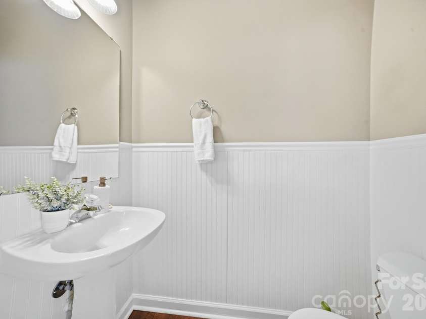 11224 Ridge Oak Drive, Charlotte, NC 28273.  MLS# CAR4423430, YatesRealty ID 54581. 