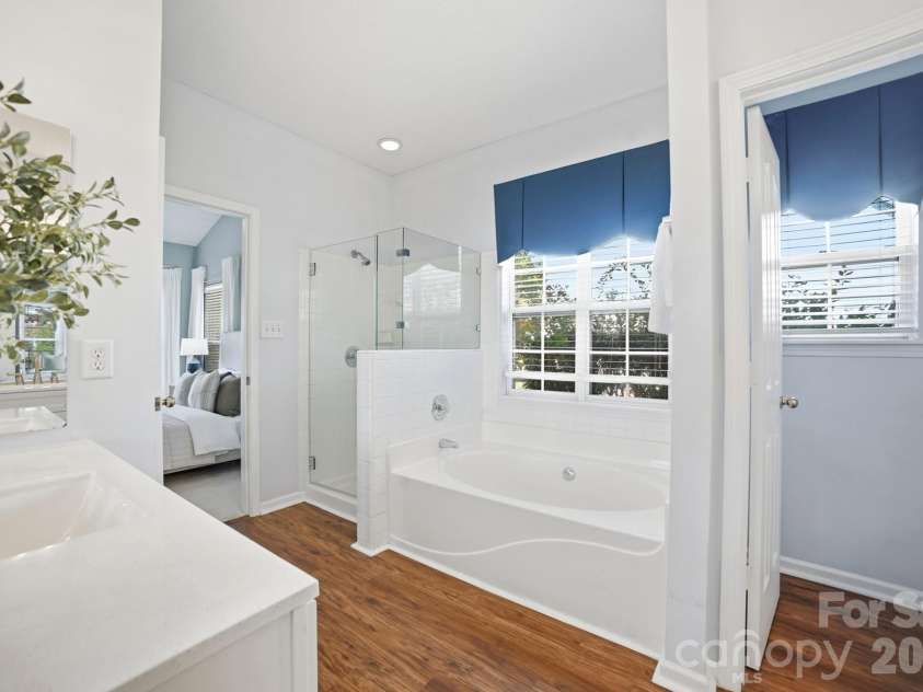 11224 Ridge Oak Drive, Charlotte, NC 28273.  MLS# CAR4423430, YatesRealty ID 54581. 