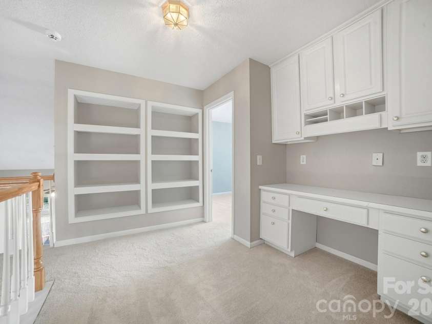 11224 Ridge Oak Drive, Charlotte, NC 28273.  MLS# CAR4423430, YatesRealty ID 54581. 