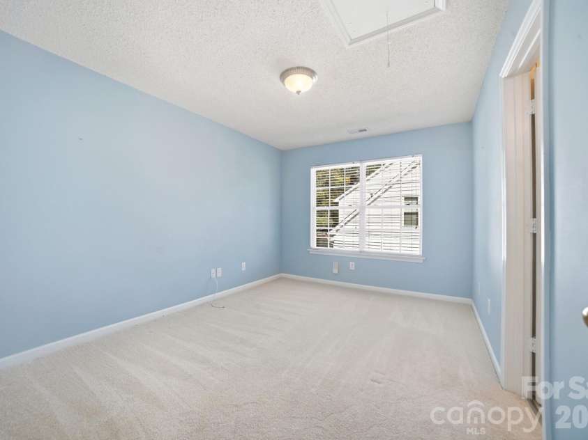 11224 Ridge Oak Drive, Charlotte, NC 28273.  MLS# CAR4423430, YatesRealty ID 54581. 
