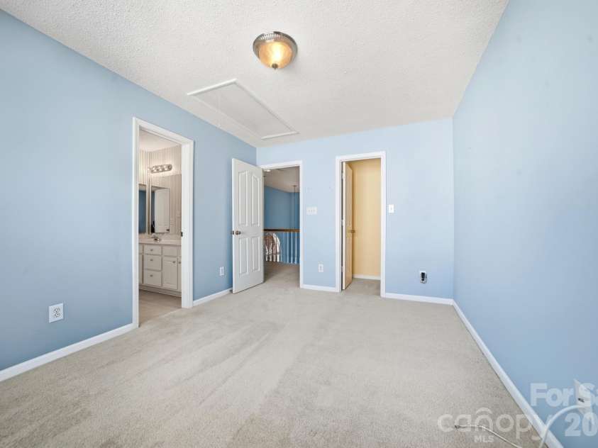 11224 Ridge Oak Drive, Charlotte, NC 28273.  MLS# CAR4423430, YatesRealty ID 54581. 