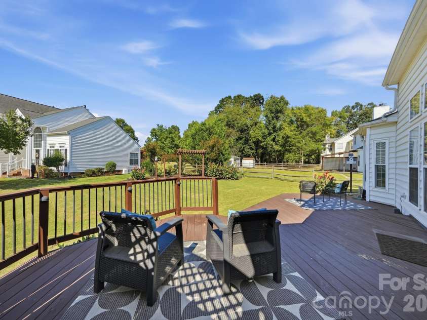11224 Ridge Oak Drive, Charlotte, NC 28273.  MLS# CAR4423430, YatesRealty ID 54581. 