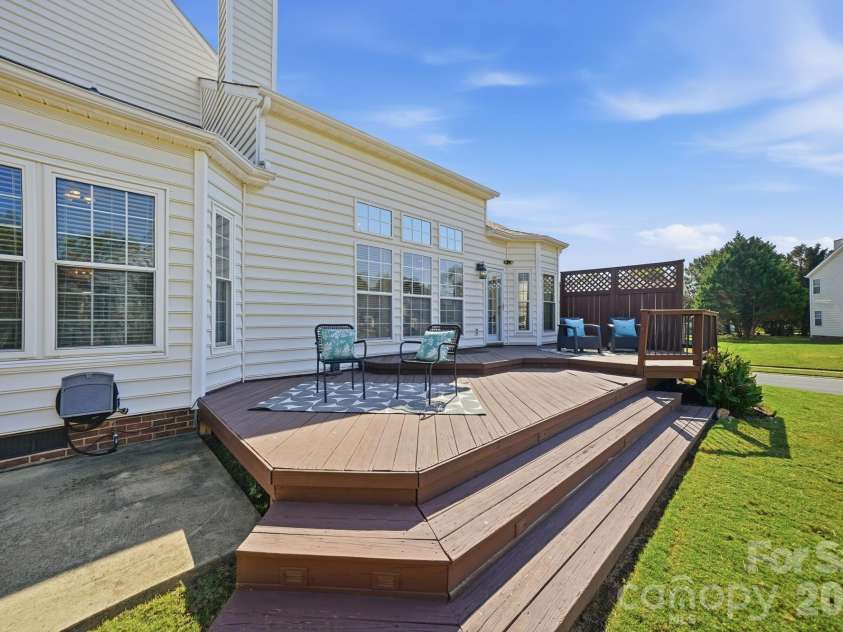 11224 Ridge Oak Drive, Charlotte, NC 28273.  MLS# CAR4423430, YatesRealty ID 54581. 