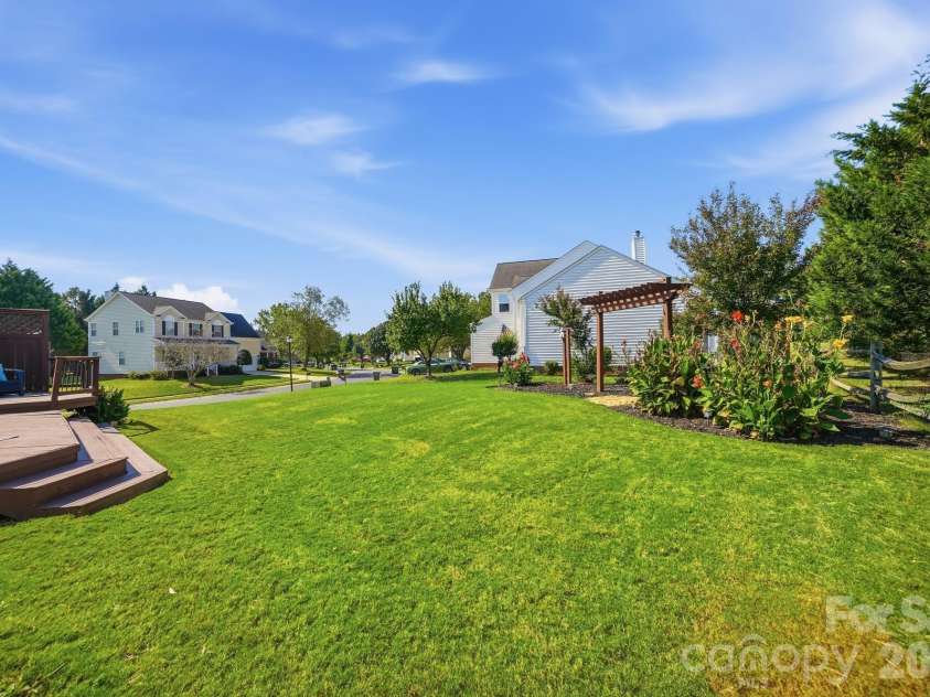 11224 Ridge Oak Drive, Charlotte, NC 28273.  MLS# CAR4423430, YatesRealty ID 54581. 
