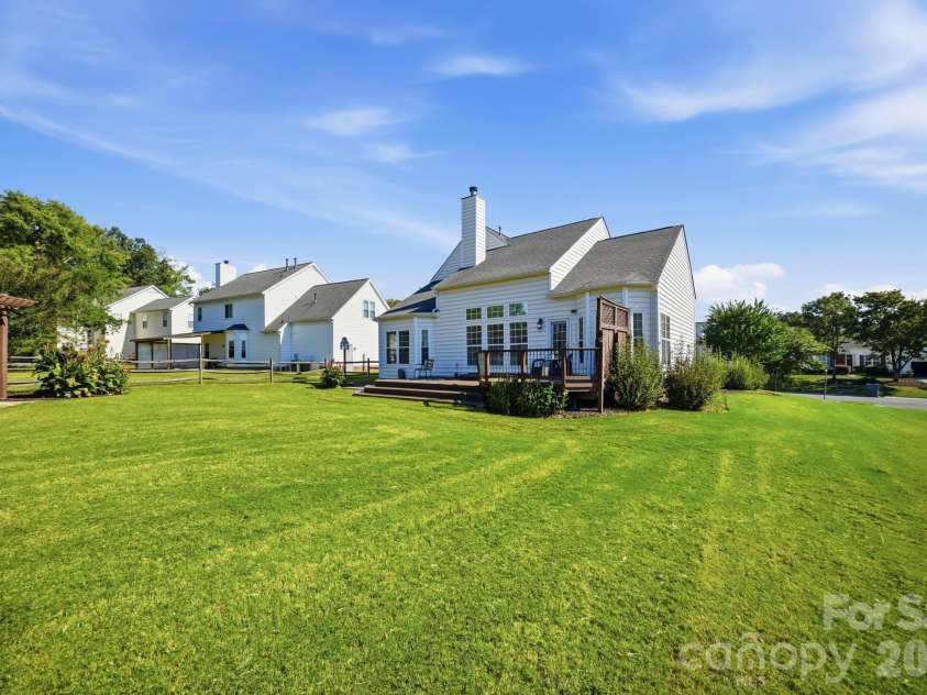 11224 Ridge Oak Drive, Charlotte, NC 28273.  MLS# CAR4423430, YatesRealty ID 54581. 