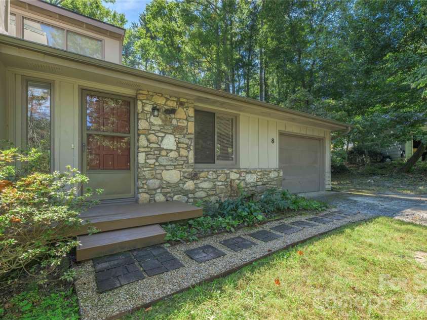 8 Muirfield Place, Arden, NC 28704.  MLS# CAR4429523, YatesRealty ID 54584. 