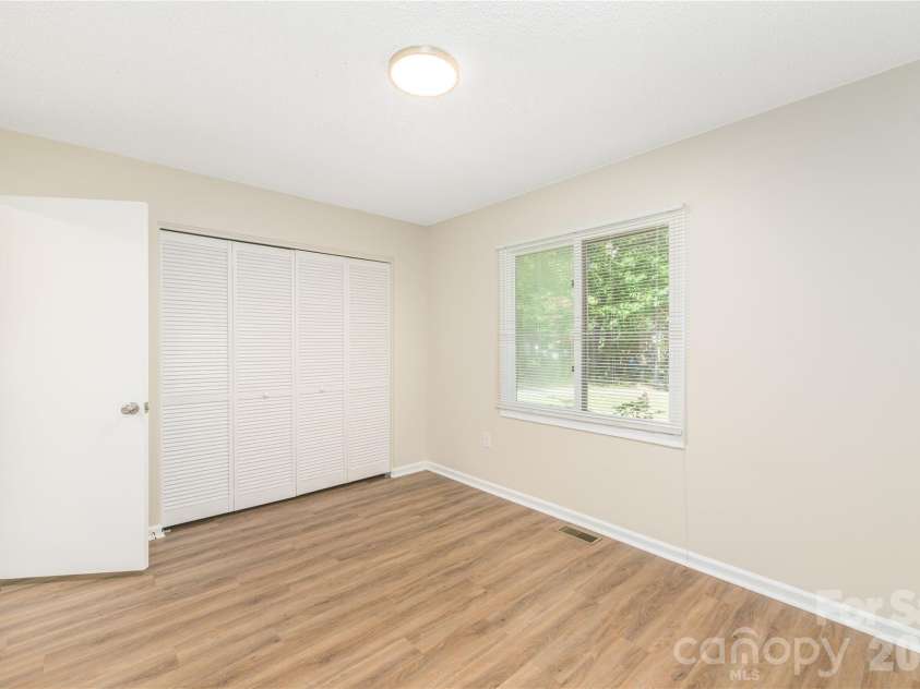 8 Muirfield Place, Arden, NC 28704.  MLS# CAR4429523, YatesRealty ID 54584. 