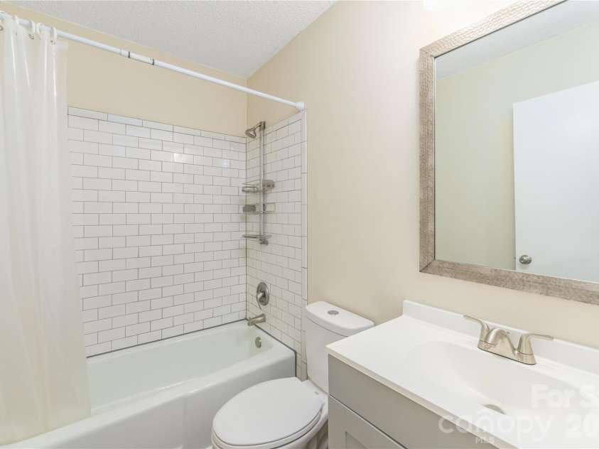 8 Muirfield Place, Arden, NC 28704.  MLS# CAR4429523, YatesRealty ID 54584. 