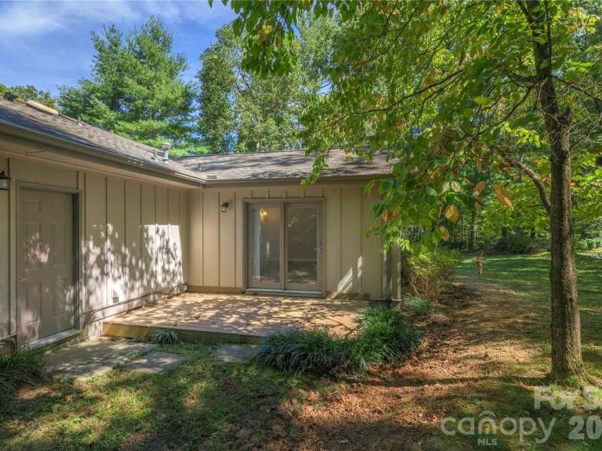 8 Muirfield Place, Arden, NC 28704.  MLS# CAR4429523, YatesRealty ID 54584. 