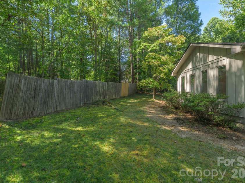 8 Muirfield Place, Arden, NC 28704.  MLS# CAR4429523, YatesRealty ID 54584. 