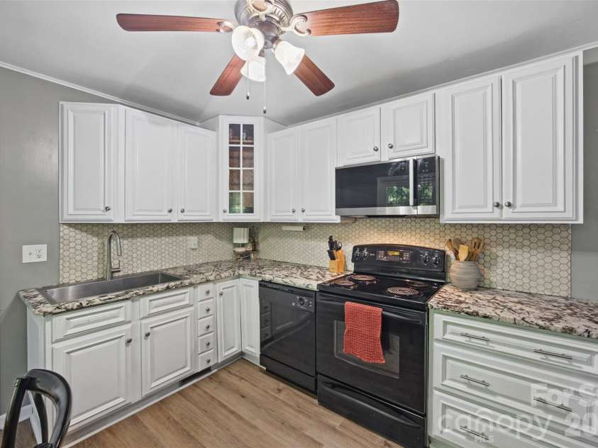 18 Northbrook Drive, York, SC 29745.  MLS# CAR4430293, YatesRealty ID 54585. 