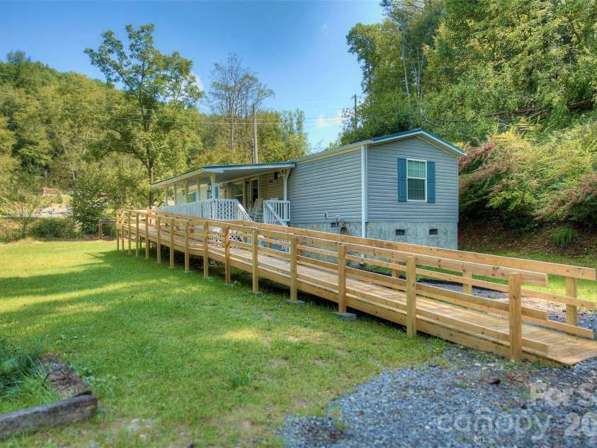 120 Ed Young Road, Burnsville, NC 28714.  MLS# CAR4431084, YatesRealty ID 54590. 