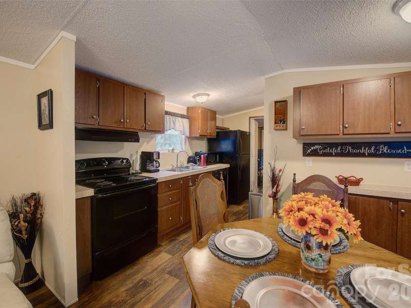 120 Ed Young Road, Burnsville, NC 28714.  MLS# CAR4431084, YatesRealty ID 54590. 