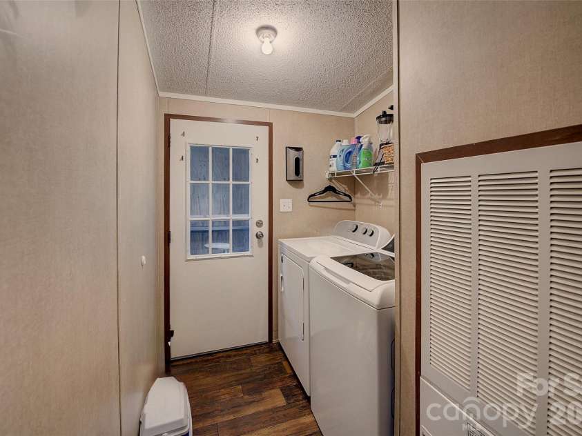 120 Ed Young Road, Burnsville, NC 28714.  MLS# CAR4431084, YatesRealty ID 54590. 