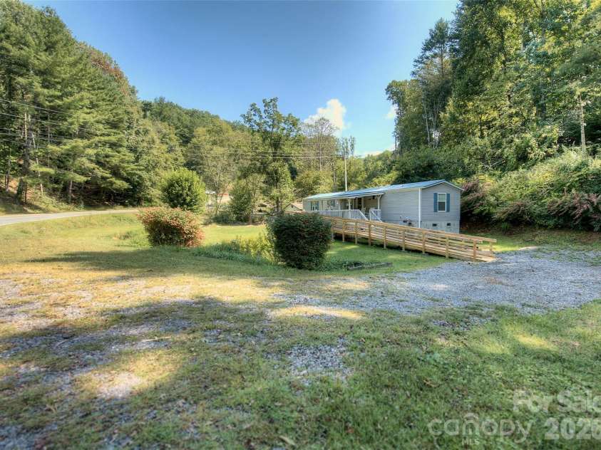 120 Ed Young Road, Burnsville, NC 28714.  MLS# CAR4431084, YatesRealty ID 54590. 