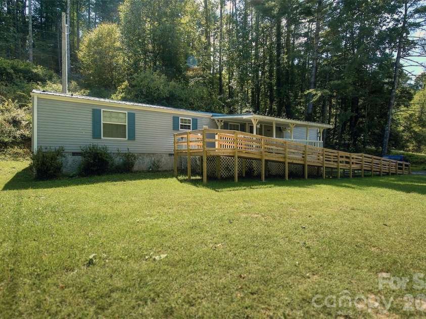 120 Ed Young Road, Burnsville, NC 28714.  MLS# CAR4431084, YatesRealty ID 54590. 