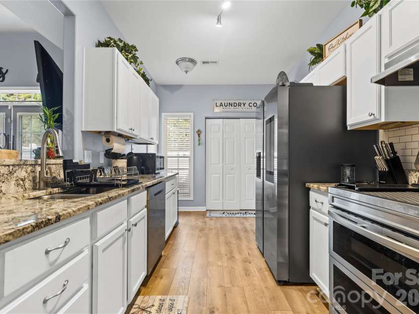 11141 Lions Mane Street, Charlotte, NC 28273.  MLS# CAR4430926, YatesRealty ID 54591. 