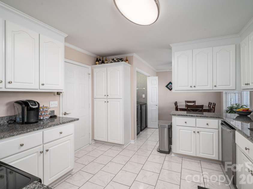 1618-B Union Road, Gastonia, NC 28054.  MLS# CAR4430084, YatesRealty ID 54592. 