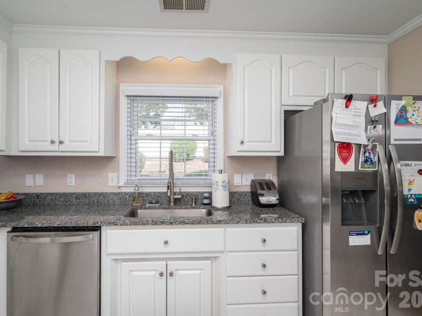 1618-B Union Road, Gastonia, NC 28054.  MLS# CAR4430084, YatesRealty ID 54592. 