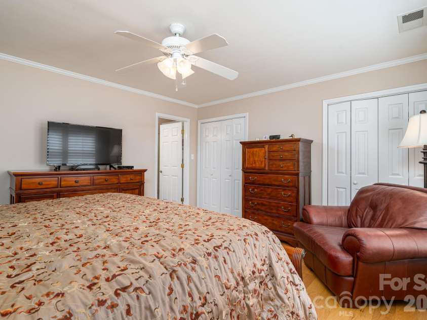 1618-B Union Road, Gastonia, NC 28054.  MLS# CAR4430084, YatesRealty ID 54592. 
