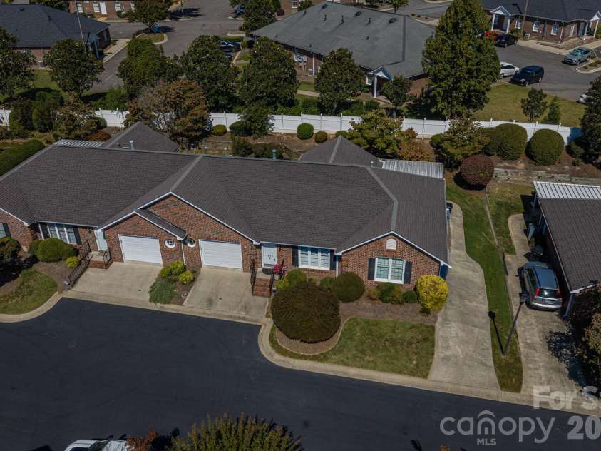1618-B Union Road, Gastonia, NC 28054.  MLS# CAR4430084, YatesRealty ID 54592. 