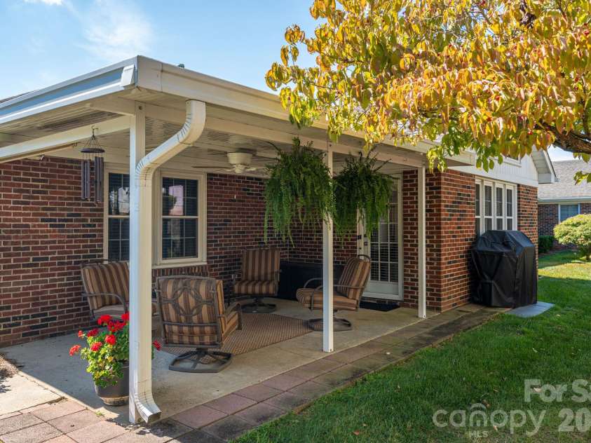 1618-B Union Road, Gastonia, NC 28054.  MLS# CAR4430084, YatesRealty ID 54592. 