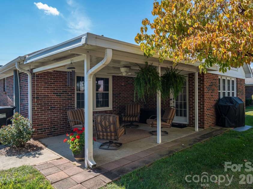 1618-B Union Road, Gastonia, NC 28054.  MLS# CAR4430084, YatesRealty ID 54592. 