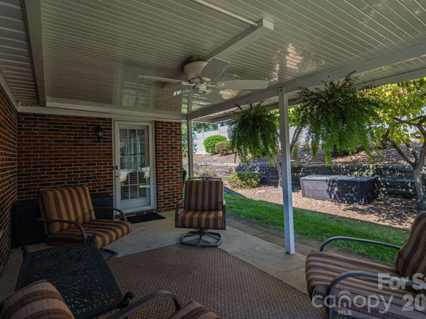 1618-B Union Road, Gastonia, NC 28054.  MLS# CAR4430084, YatesRealty ID 54592. 