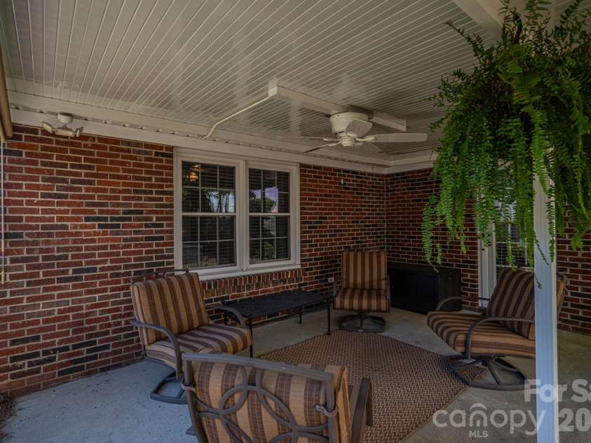 1618-B Union Road, Gastonia, NC 28054.  MLS# CAR4430084, YatesRealty ID 54592. 