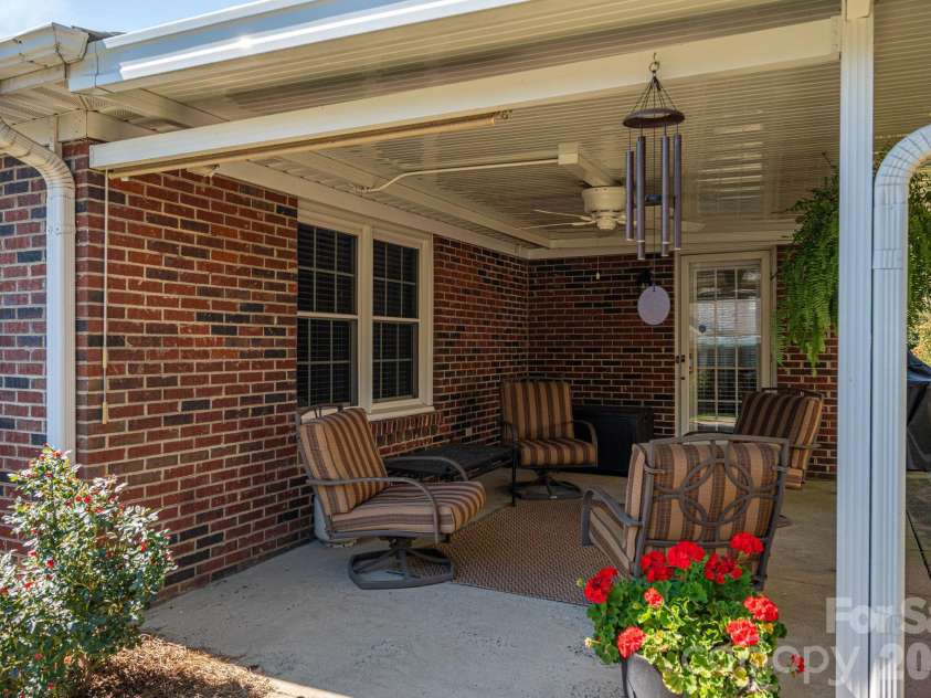1618-B Union Road, Gastonia, NC 28054.  MLS# CAR4430084, YatesRealty ID 54592. 