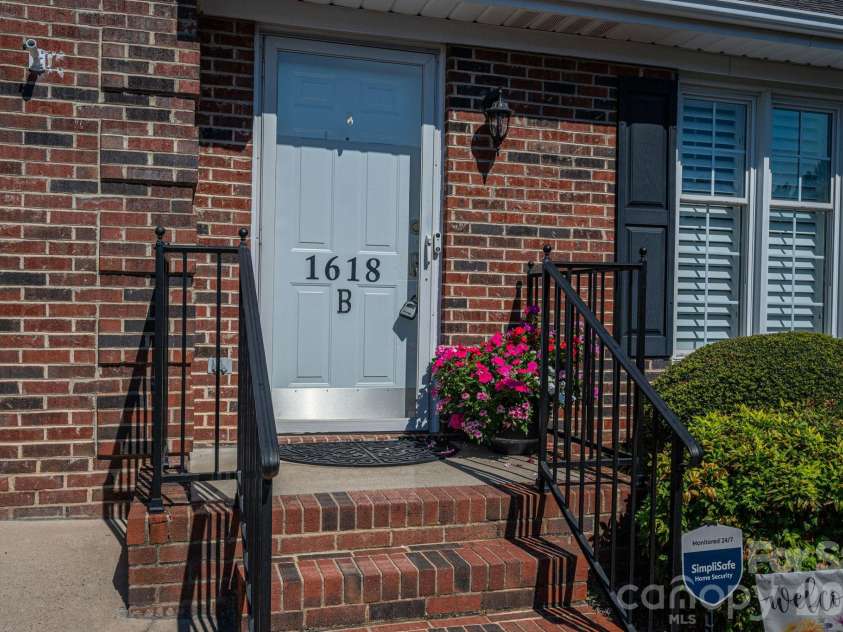 1618-B Union Road, Gastonia, NC 28054.  MLS# CAR4430084, YatesRealty ID 54592. 