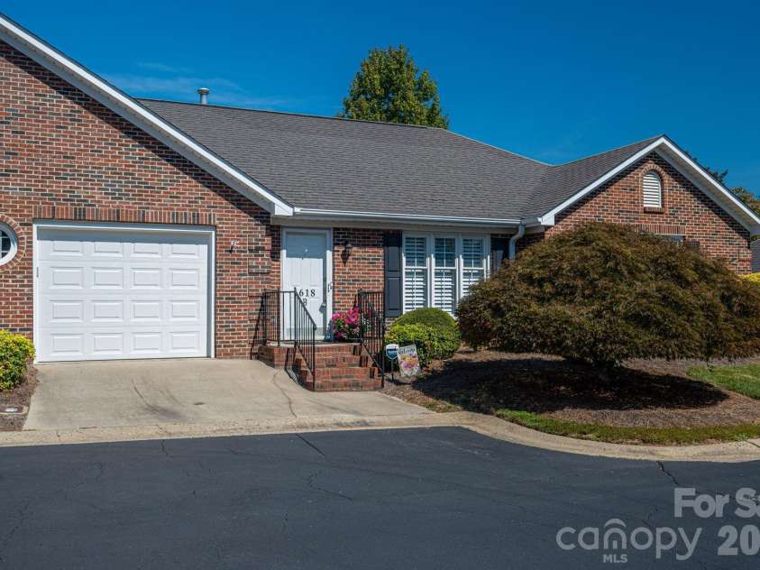 1618-B Union Road, Gastonia, NC 28054.  MLS# CAR4430084, YatesRealty ID 54592. 