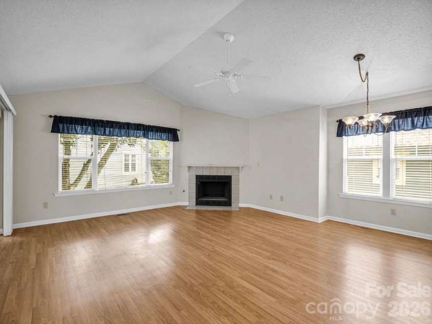 13 Gray Wolf Lane, Hendersonville, NC 28792.  MLS# CAR4427754, YatesRealty ID 54594. 